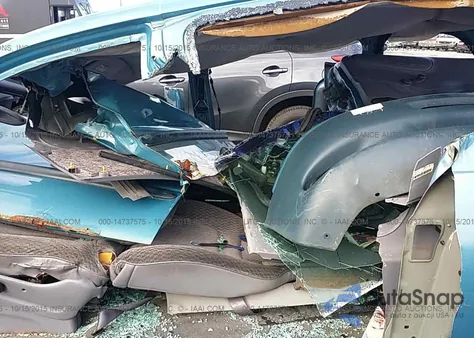 1999 Dodge Caravan z USA, uszkodzony, nr VIN 2B4GP25R0XR212942